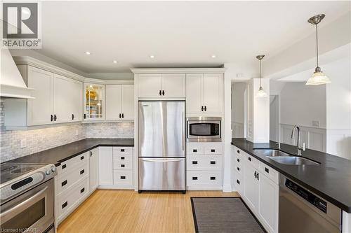 2137 Deyncourt Drive, Burlington, ON - Indoor Photo Showing Kitchen With Double Sink With Upgraded Kitchen