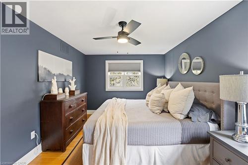 2137 Deyncourt Drive, Burlington, ON - Indoor Photo Showing Bedroom