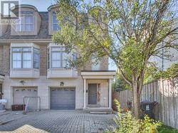 UPPER - 62 MONCLOVA ROAD Toronto, ON M3M 0A6