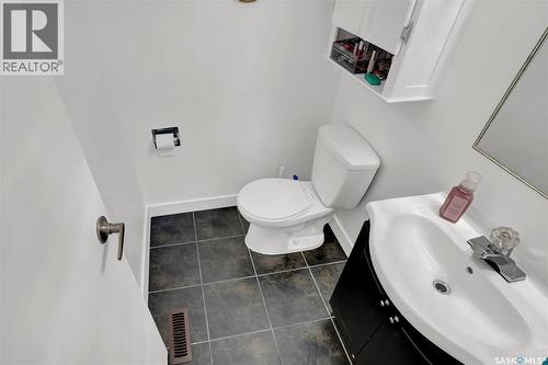 23 Scrivener Crescent, Regina, SK - Indoor Photo Showing Bathroom
