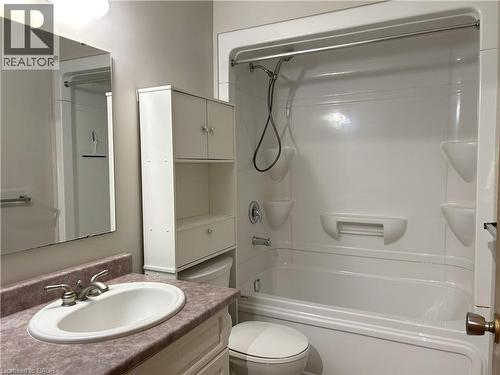 10 Montclair Crescent, Simcoe, ON - Indoor Photo Showing Bathroom