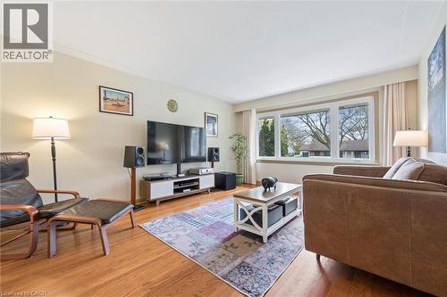 20 Katherine Crescent, Kitchener, ON - Indoor Photo Showing Living Room