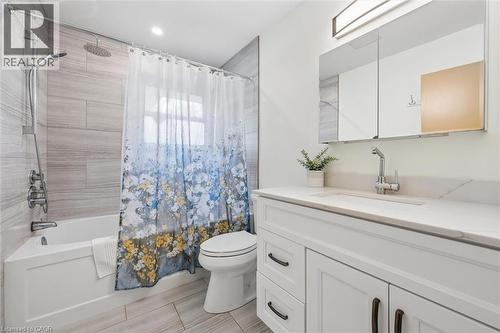 20 Katherine Crescent, Kitchener, ON - Indoor Photo Showing Bathroom