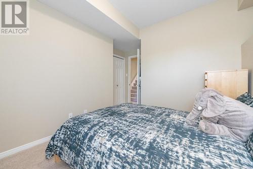 111 Steele Park Private, Ottawa, ON - Indoor Photo Showing Bedroom