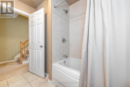 111 Steele Park Private, Ottawa, ON - Indoor Photo Showing Bathroom