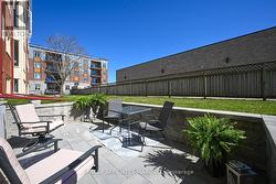 large spacious patio - 