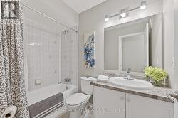 4 pc main bath. - 