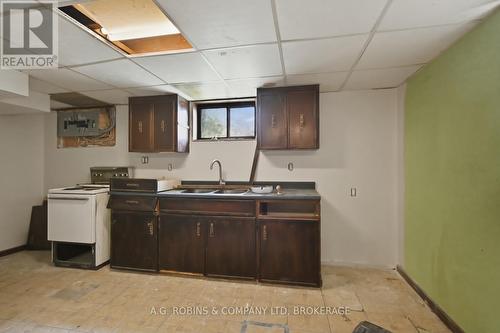 Basement Kitchen - 578 Southworth Street S, Welland (Lincoln/Crowland), ON - Indoor Photo Showing Kitchen With Double Sink