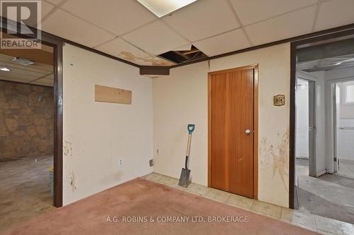578 Southworth Street S, Welland (Lincoln/Crowland), ON - Indoor