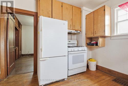 578 Southworth Street S, Welland (Lincoln/Crowland), ON - Indoor Photo Showing Kitchen