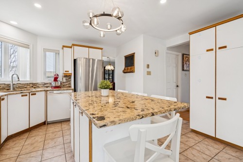 Cuisine - 3970 Rue Oslo, Brossard, QC - Indoor Photo Showing Kitchen With Upgraded Kitchen
