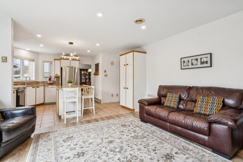 Salle familiale - 3970 Rue Oslo, Brossard, QC - Indoor Photo Showing Living Room