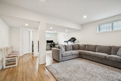 Salle de jeux - 3970 Rue Oslo, Brossard, QC - Indoor