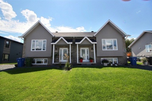 1954 Rue Gabrielle-B.-Grimard  Saguenay (Chicoutimi), QC G7K 0B4