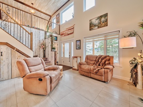 Salon - 653 2E Rang, Saint-Charles-De-Bourget, QC - Indoor