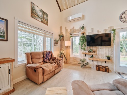 Salon - 653 2E Rang, Saint-Charles-De-Bourget, QC - Indoor Photo Showing Living Room
