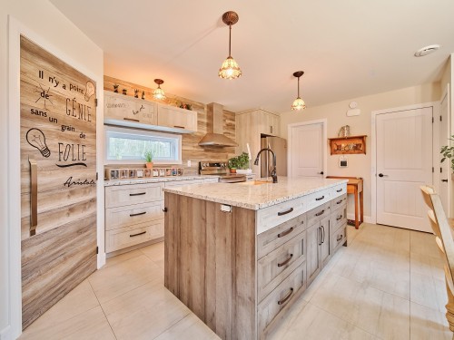 Cuisine - 653 2E Rang, Saint-Charles-De-Bourget, QC - Indoor Photo Showing Kitchen With Upgraded Kitchen