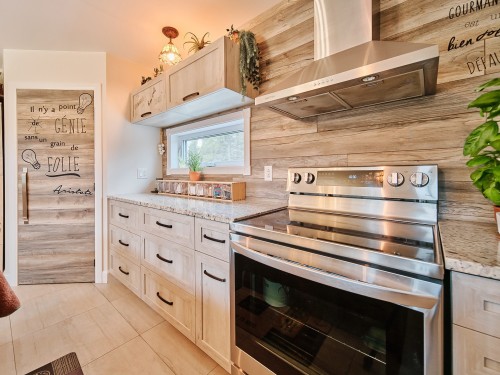 Cuisine - 653 2E Rang, Saint-Charles-De-Bourget, QC - Indoor Photo Showing Kitchen