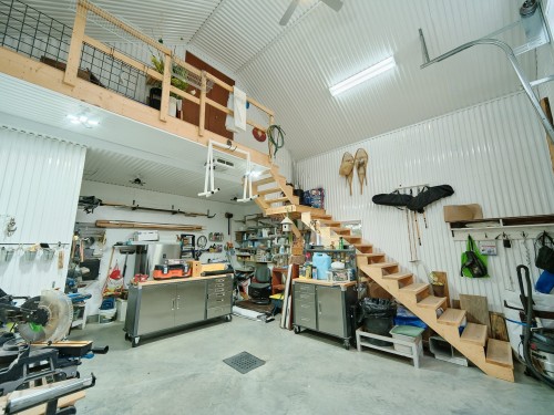 Garage - 653 2E Rang, Saint-Charles-De-Bourget, QC - Indoor
