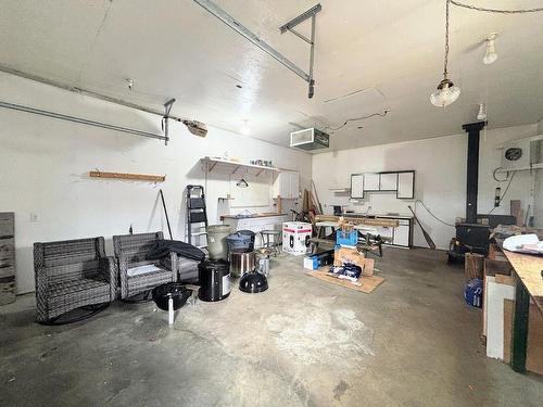 33 Radisson Crescent, Marathon, ON - Indoor Photo Showing Garage