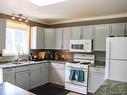 33 Radisson Crescent, Marathon, ON  - Indoor Photo Showing Kitchen With Double Sink 