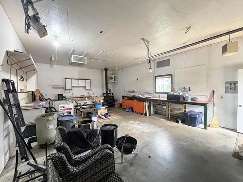 33 Radisson Crescent, Marathon, ON - Indoor Photo Showing Garage