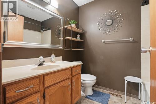 454 Konihowski Road, Saskatoon, SK - Indoor Photo Showing Bathroom