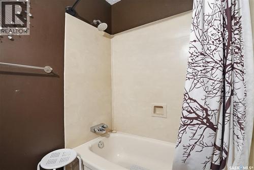 454 Konihowski Road, Saskatoon, SK - Indoor Photo Showing Bathroom