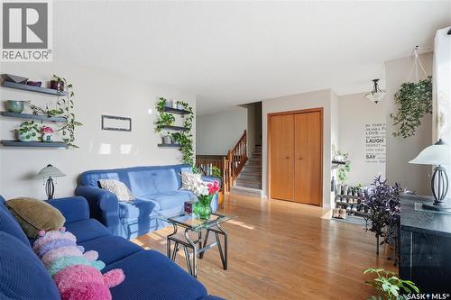 454 Konihowski Road, Saskatoon, SK - Indoor Photo Showing Living Room