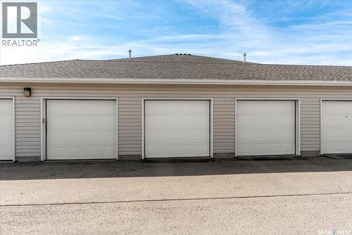 4044 Buckingham Drive E, Regina, SK - Outdoor With Exterior