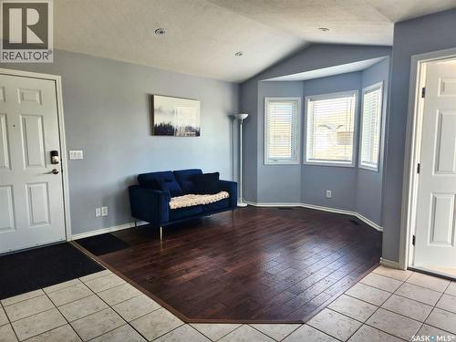 4044 Buckingham Drive E, Regina, SK - Indoor Photo Showing Kitchen