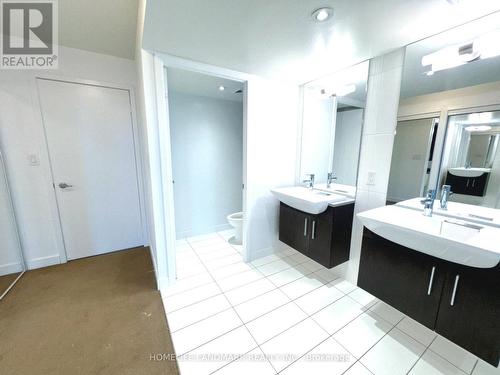 833 - 8 Telegram Mews, Toronto, ON - Indoor Photo Showing Bathroom