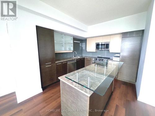 833 - 8 Telegram Mews, Toronto, ON - Indoor Photo Showing Kitchen