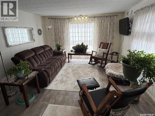 357 10Th Avenue Se, Weyburn, SK 