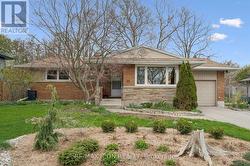 20 KATHERINE CRESCENT  Kitchener, ON N2M 2K1