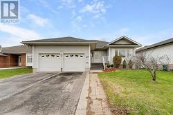 606 ARBOUR CRESCENT  Kingston (East Gardiners Rd), ON K7M 8Y1