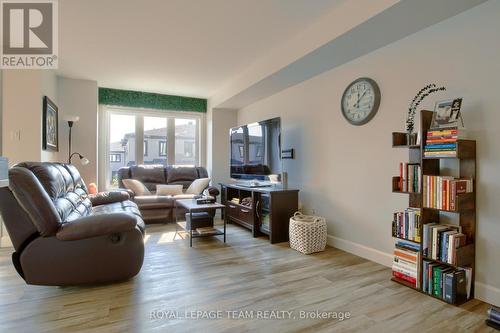 855 Element Private, Ottawa, ON - Indoor Photo Showing Living Room