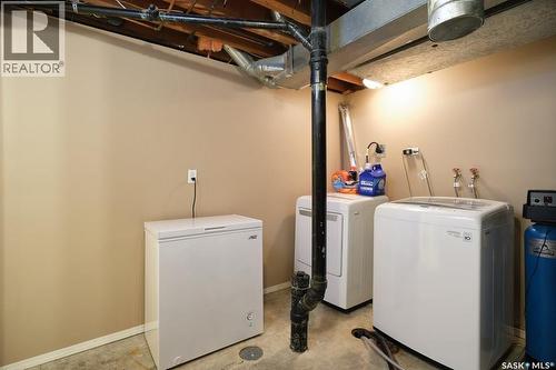 63 Killarney Way, Regina, SK - Indoor Photo Showing Laundry Room