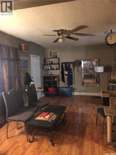 121 5Th Street, Bladworth, SK - Indoor Photo Showing Living Room