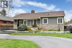 12 DESJARDINS Avenue  Dundas, ON L9H 4P9