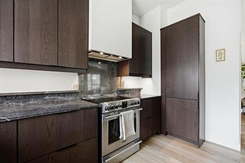 231 Carriage Rd, Winnipeg, MB 