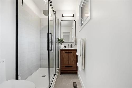 231 Carriage Rd, Winnipeg, MB 