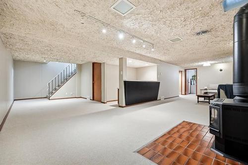 231 Carriage Rd, Winnipeg, MB 