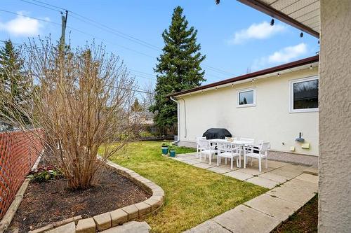 231 Carriage Rd, Winnipeg, MB 