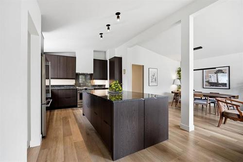 231 Carriage Rd, Winnipeg, MB 