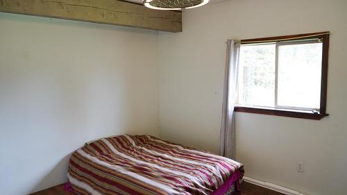 1741 Chasm Road, Clinton, BC - Indoor Photo Showing Bedroom