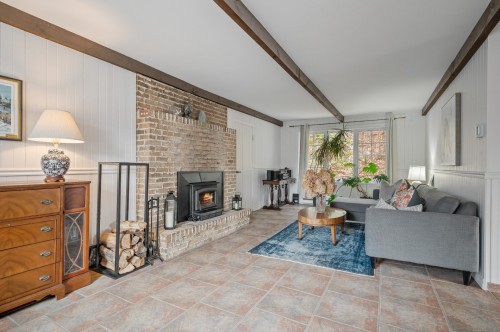 Salon - 1421 Rue Des Pierrots, Sainte-Adèle, QC - Indoor Photo Showing Living Room With Fireplace