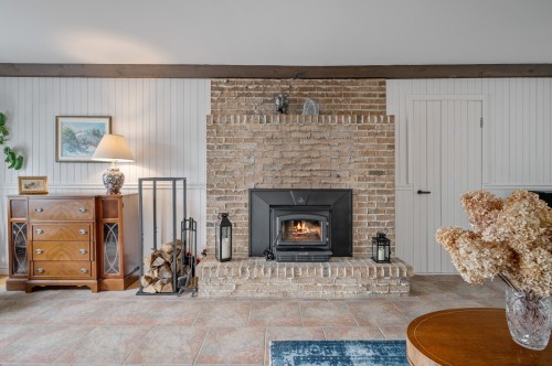Salon - 1421 Rue Des Pierrots, Sainte-Adèle, QC - Indoor Photo Showing Living Room With Fireplace