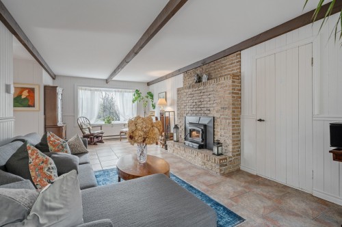 Salon - 1421 Rue Des Pierrots, Sainte-Adèle, QC - Indoor Photo Showing Living Room With Fireplace