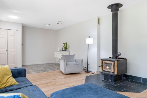 520 Corcan Rd, Qualicum Beach, BC 